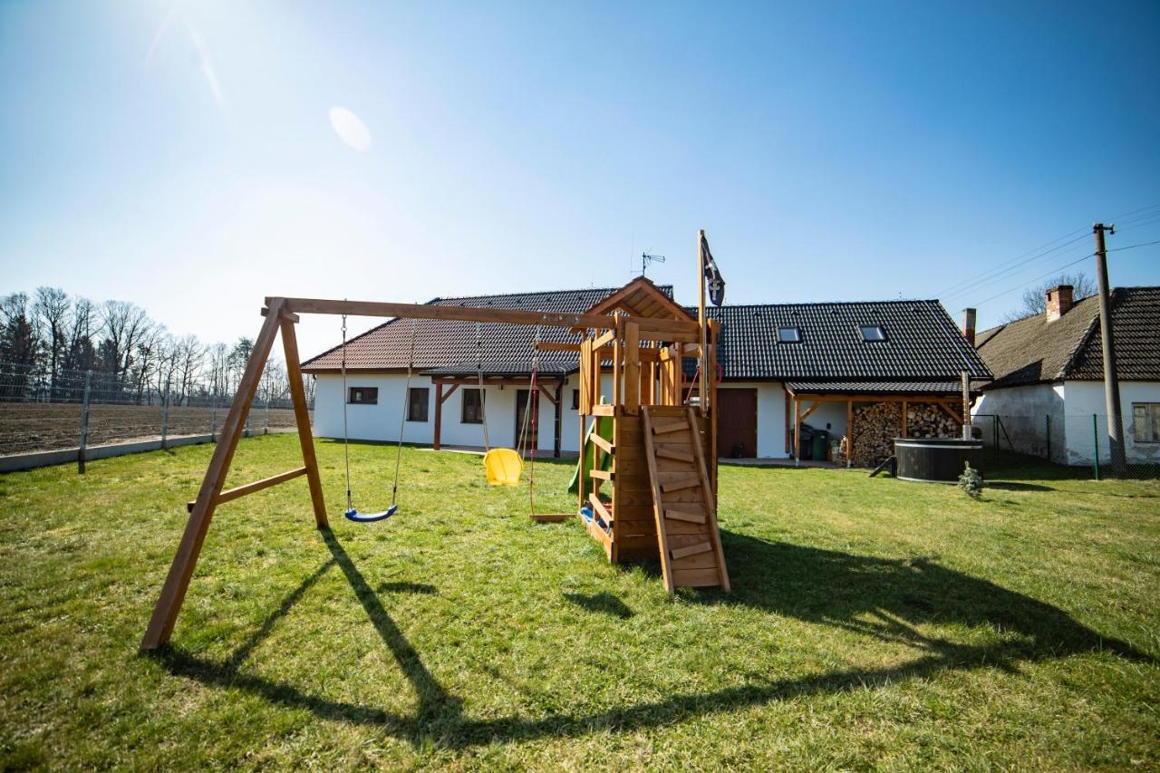 Apartman Dvorce Straz nad Nezarkou Exterior photo